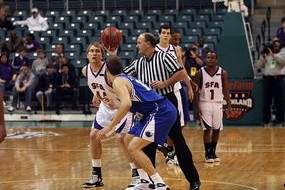 职业联赛增设球员行为规范强化职业素养，职业联赛的要求