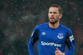 C罗社交平台晒训练照回应质疑，c罗的社交平台