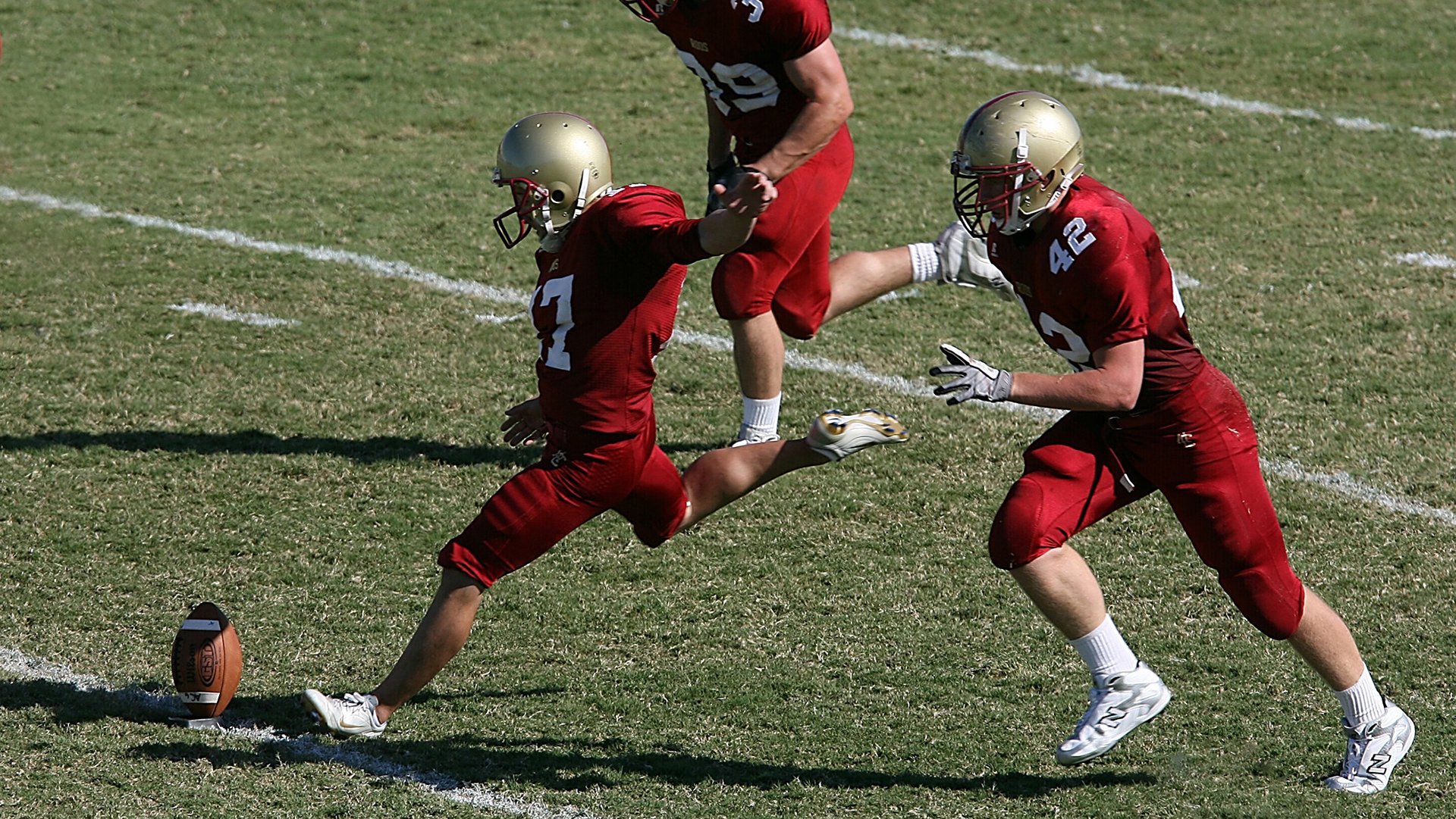 中甲青年球员参加本地社区活动建立公众形象认同